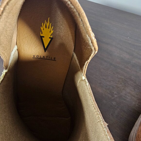 Volatile Chronicle Women's Tan Snake Embossed Booties size 8 - Picture 6 of 7